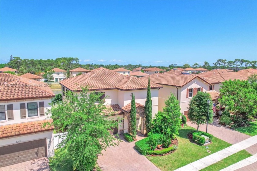 Step into luxury at this meticulously maintained 4-bed haven in - Beach Home for sale in Green Acres, Florida on Beachhouse.com