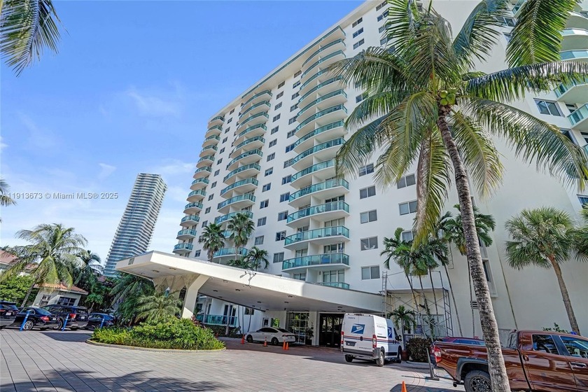 Welcome to PH24! Exceptional well priced for this location and - Beach Condo for sale in Sunny Isles Beach, Florida on Beachhouse.com