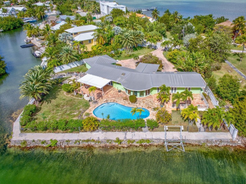 Tucked away in the prestigious Sugarloaf Shores neighborhood - Beach Home for sale in Sugarloaf Key, Florida on Beachhouse.com
