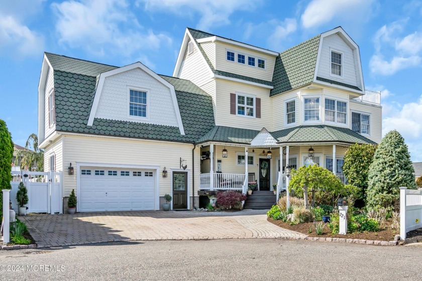 This is the waterfront house with all of the bells and whistles - Beach Home for sale in Bayville, New Jersey on Beachhouse.com