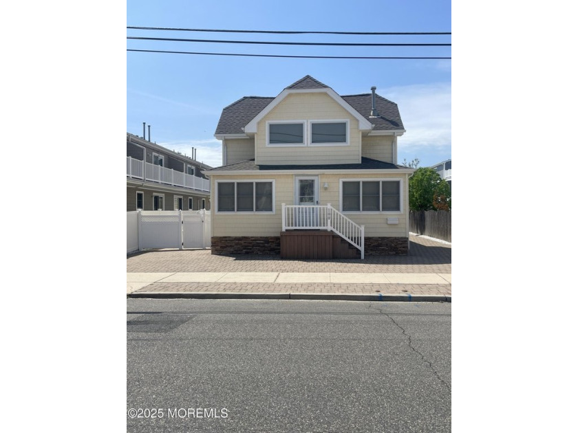 RARE 3 Family in the heart of Lavallette--main house + guest - Beach Home for sale in Lavallette, New Jersey on Beachhouse.com