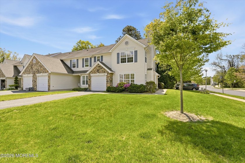 Welcome to The Woods--where comfort meets convenience. This - Beach Townhome/Townhouse for sale in Brick, New Jersey on Beachhouse.com
