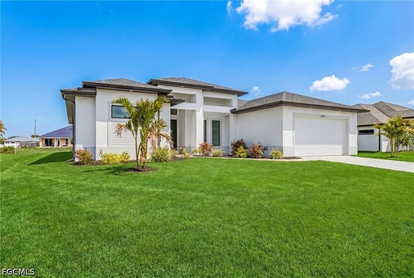 Modern Style Home - Oversized lot 0.36 Acres - No Flood Zone - - Beach Home for sale in Cape Coral, Florida on Beachhouse.com