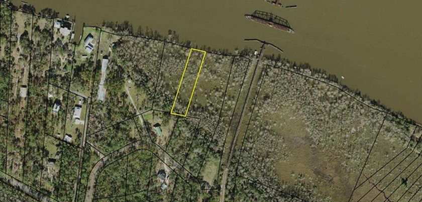 Chance to own over 4 acres on the Apalachicola River. Adjacent 3 - Beach Lot for sale in Apalachicola, Florida on Beachhouse.com