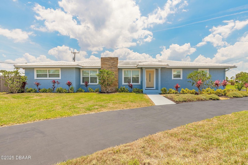 Discover the perfect blend of style, coastal charm and great - Beach Home for sale in Daytona Beach, Florida on Beachhouse.com