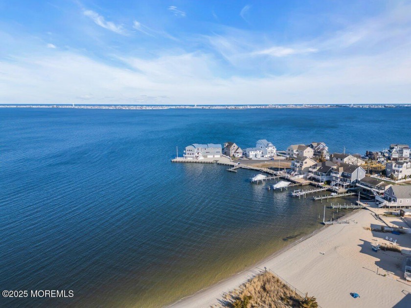 Spectacular contemporary home with casual elegance and a modern - Beach Home for sale in Toms River, New Jersey on Beachhouse.com