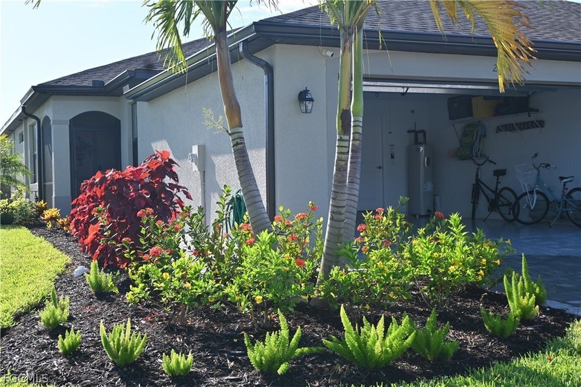 Beautiful VILLA located in BISCAYNE LANDING, a newer gated - Beach Home for sale in Port Charlotte, Florida on Beachhouse.com