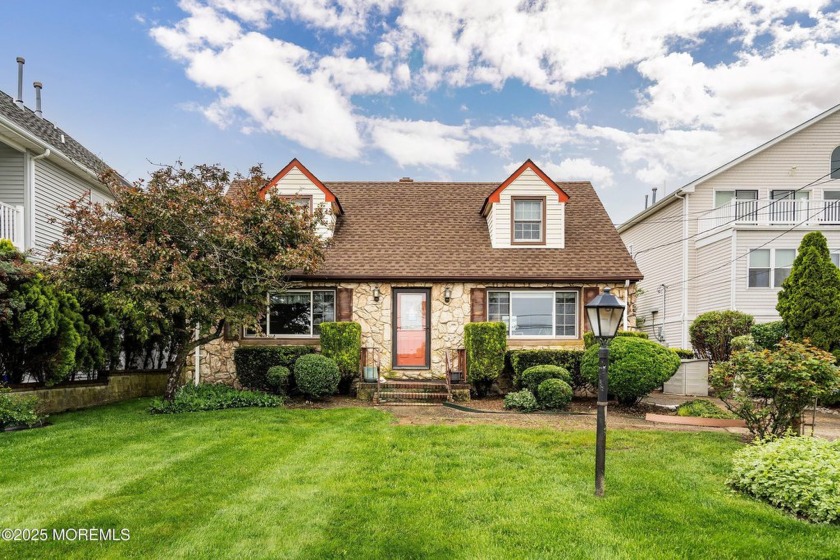 Fabulous Southern End location!!!  This home boasts gorgeous - Beach Home for sale in Point Pleasant Beach, New Jersey on Beachhouse.com