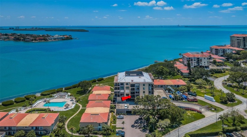 YOUR PARADISE HOME OR AN INVESTOR'S DREAM - REMODELED 1BR/1.5BA - Beach Condo for sale in St. Petersburg, Florida on Beachhouse.com