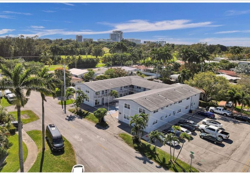 Rare 14-Unit building in the heart of Hollywood. Well-maintained - Beach Lot for sale in Hollywood, Florida on Beachhouse.com