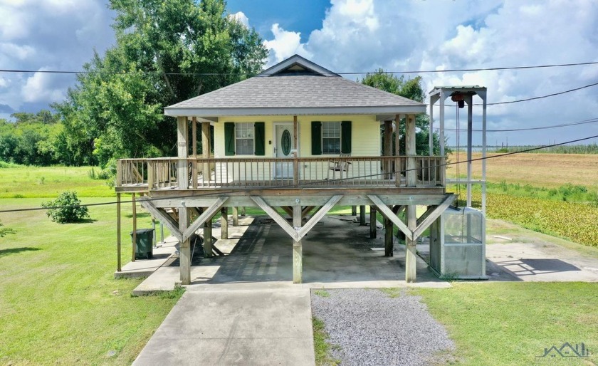 This two bedroom, one bath raised camp house can be the perfect - Beach Home for sale in Chauvin, Louisiana on Beachhouse.com