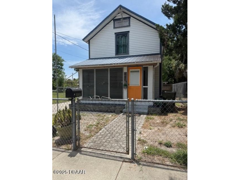 **Investor Alert - Ideal Rental Opportunity!** This - Beach Home for sale in Daytona Beach, Florida on Beachhouse.com