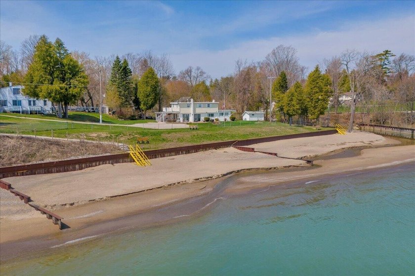 Welcome to Michigan's ''Other Coast,'' where refined waterfront - Beach Home for sale in Lexington, Michigan on Beachhouse.com