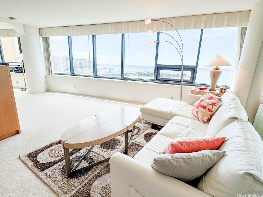 Nothing gets in way between your and panoramic Pacific Ocean ! - Beach Condo for sale in Honolulu, Hawaii on Beachhouse.com