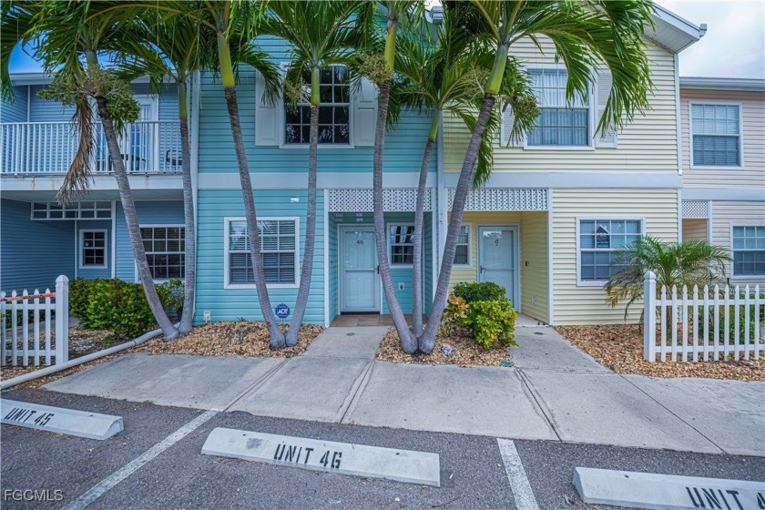 Waterfront Townhome with Direct Gulf Access and Boat Dockage!! - Beach Townhome/Townhouse for sale in North Fort Myers, Florida on Beachhouse.com