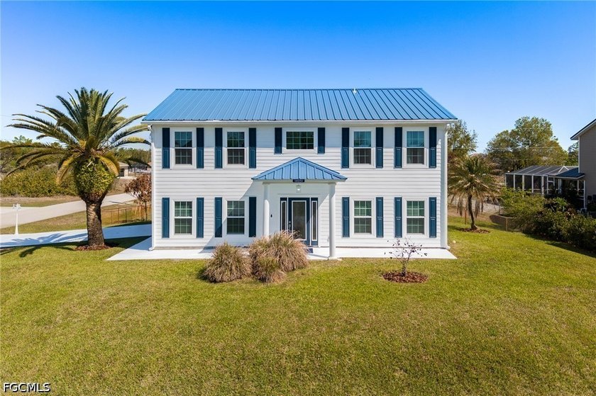 Beautifully maintained and updated 2-story colonial featuring 3 - Beach Home for sale in Fort Myers, Florida on Beachhouse.com