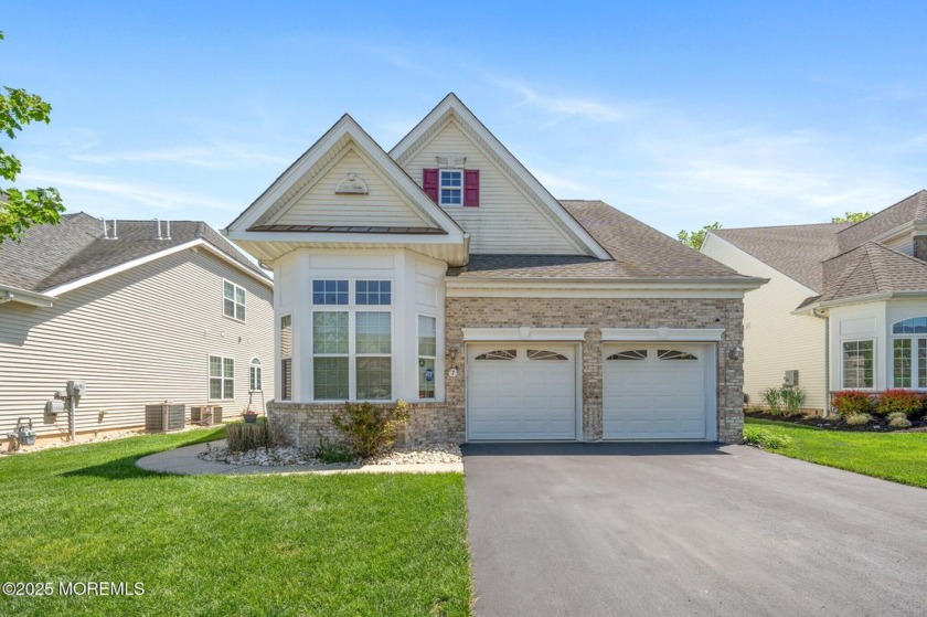 Welcome to the sought-after Horizons at Barnegat, a vibrant 55+ - Beach Home for sale in Barnegat, New Jersey on Beachhouse.com