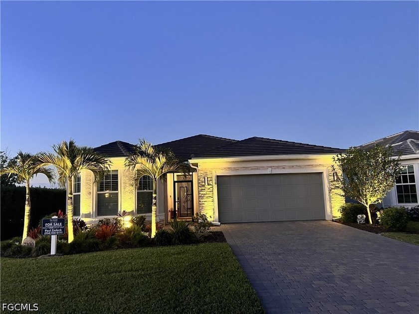 Stunning 2-bed, 2-bath home with flex room-better than new. This - Beach Home for sale in North Fort Myers, Florida on Beachhouse.com