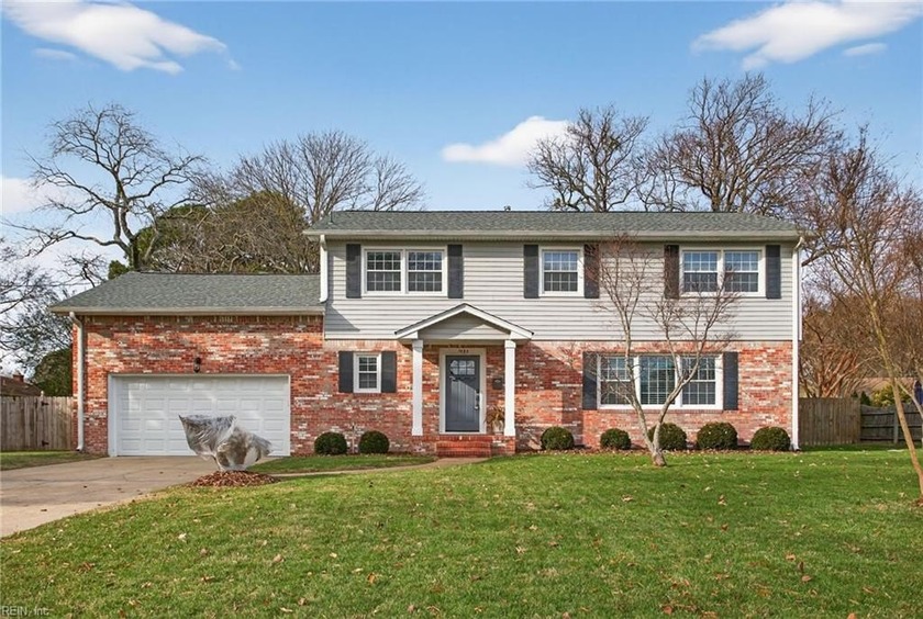 Fabulous 2 story, updated home in Lake Smith Terrace.  Charming - Beach Home for sale in Virginia Beach, Virginia on Beachhouse.com