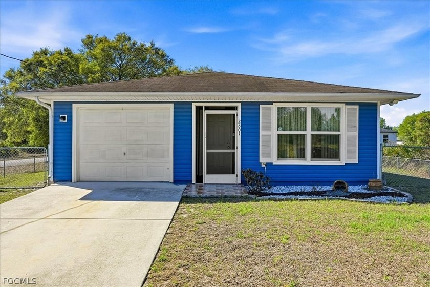 Discover the perfect blend of comfort and convenience in this - Beach Home for sale in Lehigh Acres, Florida on Beachhouse.com