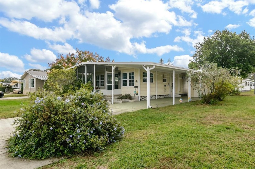 30K price improvement! Welcome to this charming 1,104 sq. ft - Beach Home for sale in Palm Harbor, Florida on Beachhouse.com