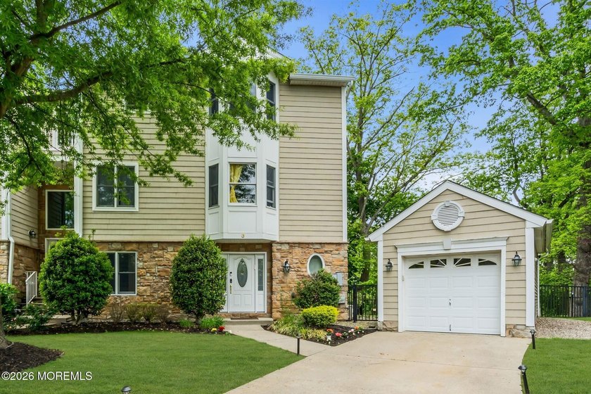 Rare end-unit townhome with detached one car garage with - Beach Townhome/Townhouse for sale in Red Bank, New Jersey on Beachhouse.com