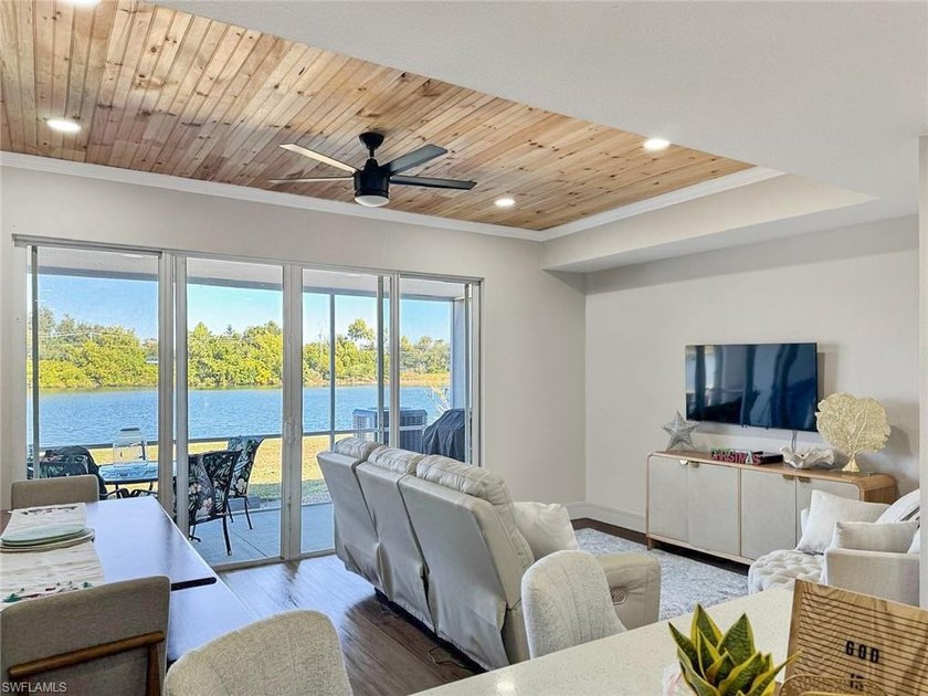 A beautifully upgraded 3-bedroom, 2.5-bath townhome located in a - Beach Condo for sale in Fort Myers, Florida on Beachhouse.com