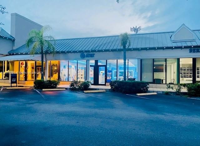 Discover an outstanding opportunity to secure a spacious 1,782 - Beach Commercial for sale in Key Biscayne, Florida on Beachhouse.com