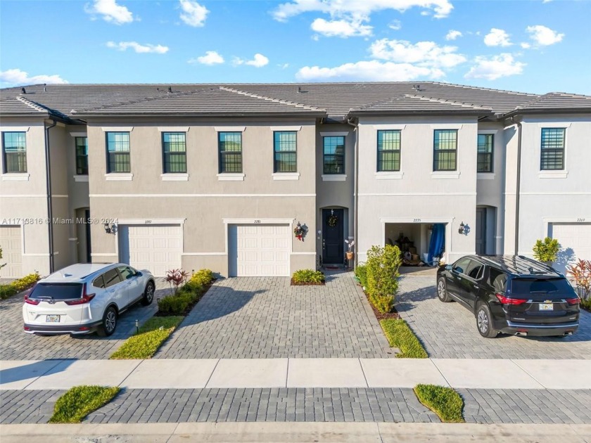 Welcome to this stunning, newly built townhouse in Oakland Park - Beach Townhome/Townhouse for sale in Oakland Park, Florida on Beachhouse.com