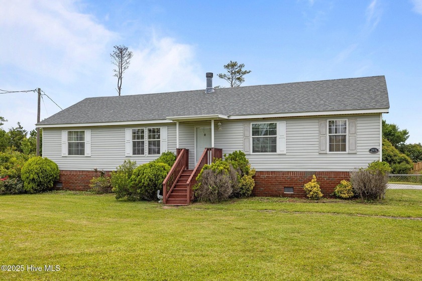 Fully Furnished Coastal Retreat in the Heart of Cedar Island - - Beach Home for sale in Cedar Island, North Carolina on Beachhouse.com