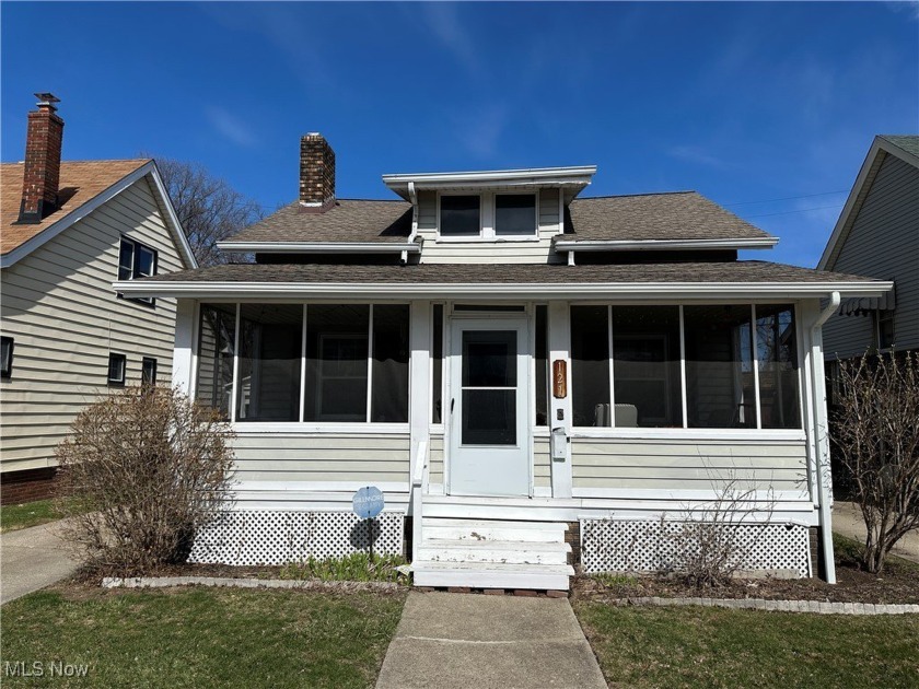 Welcome to this delightful 2-bedroom, 1-bathroom Cape Cod home - Beach Home for sale in Euclid, Ohio on Beachhouse.com