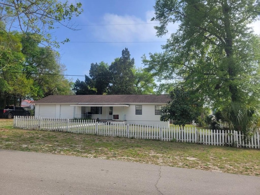 Charming little cottage close to the boat launch, beach and town - Beach Home for sale in Carabelle, Florida on Beachhouse.com