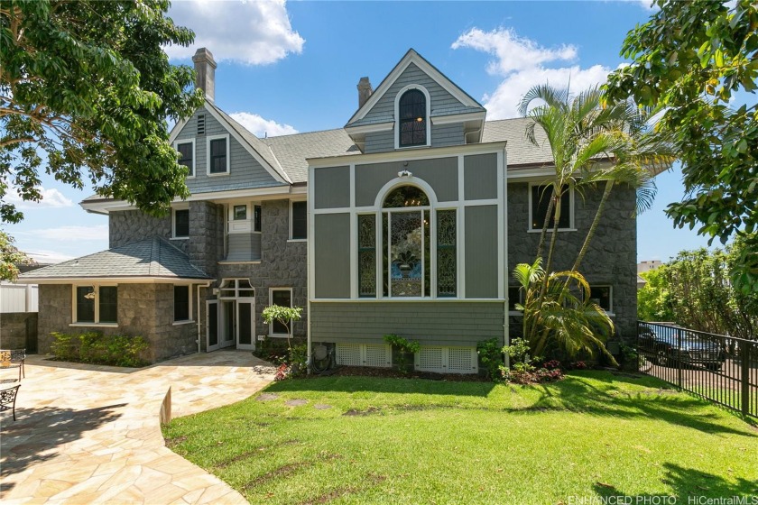 National Historic residence built in 1903 by Alfred Hockings - Beach Home for sale in Honolulu, Hawaii on Beachhouse.com