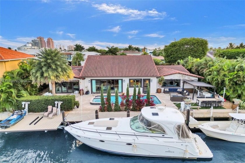 Boater's dream home in the desirable Coral Ridge cul-de-sac - Beach Home for sale in Fort Lauderdale, Florida on Beachhouse.com