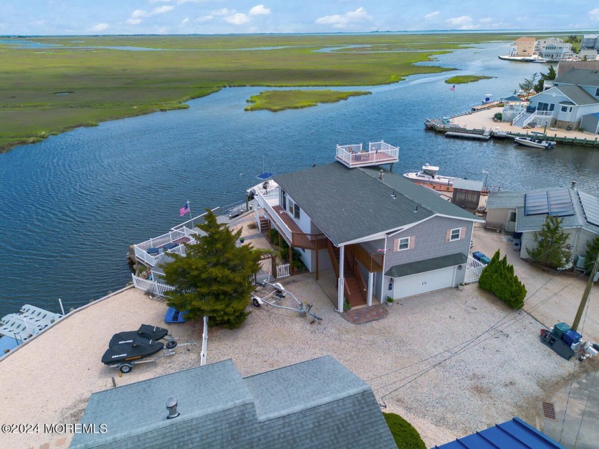 Welcome to Paradise. Three bedroom, two bath, two level home in - Beach Home for sale in Little Egg Harbor, New Jersey on Beachhouse.com