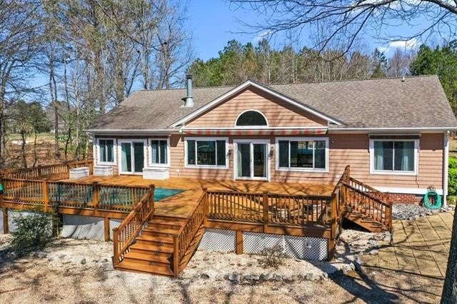 PACK YOUR BAGS! OFFERING THE IDEAL FAMILY VACATION OR YEAR - Beach Home for sale in Lottsburg, Virginia on Beachhouse.com