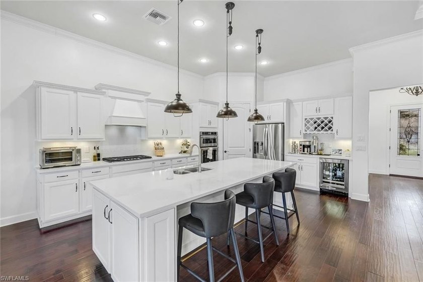 Desirable GREYHAWK AT GOLF CLUB OF THE EVERGLADES. Spectacular - Beach Home for sale in Naples, Florida on Beachhouse.com
