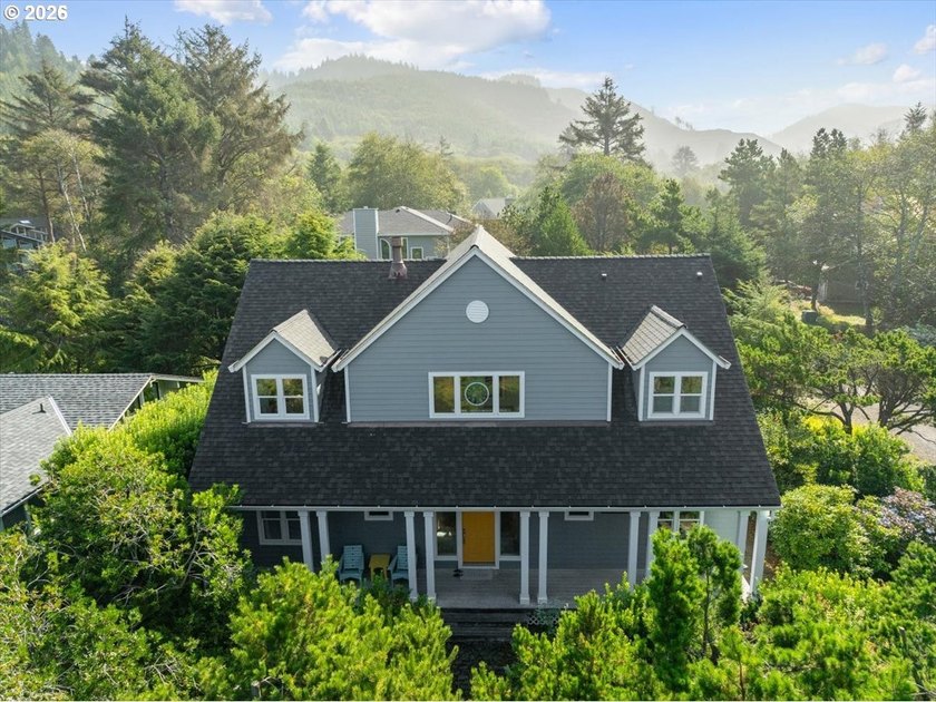 Stunning ONE-FAMILY OWNED Neskowin home in private gated - Beach Home for sale in Neskowin, Oregon on Beachhouse.com