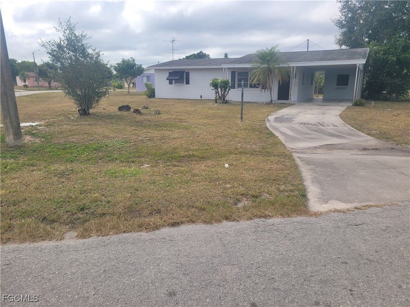 Fully Remodeled Gem in the Heart of Lehigh Acres! Welcome to - Beach Home for sale in Lehigh Acres, Florida on Beachhouse.com