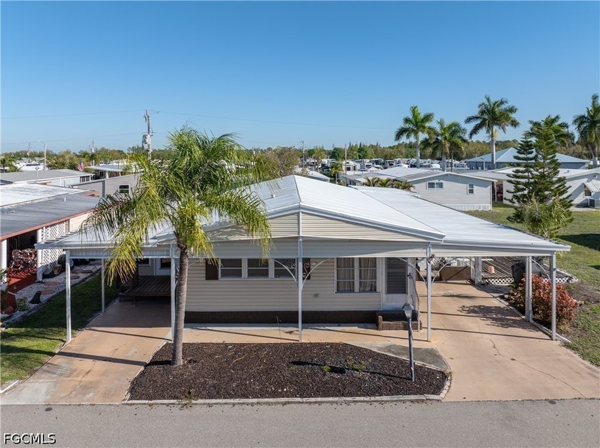 Welcome to 3373 Rainbow Lane located in the highly desirable - Beach Home for sale in North Fort Myers, Florida on Beachhouse.com