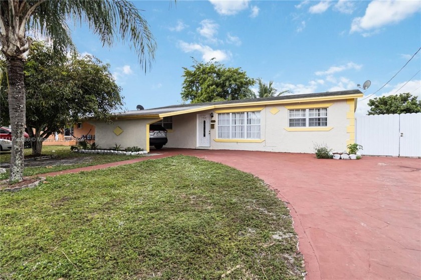 Charming Canal Front 3-Bedroom, 2-Bathroom Home

This - Beach Home for sale in Sunrise, Florida on Beachhouse.com