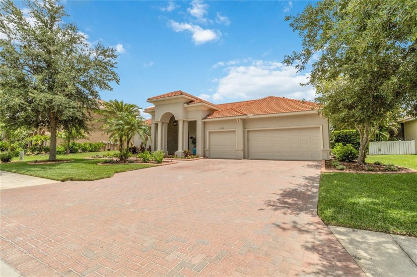 Executive, modern, spacious, BUILT TO LAST, SOLID Florida beauty - Beach Home for sale in Bradenton, Florida on Beachhouse.com