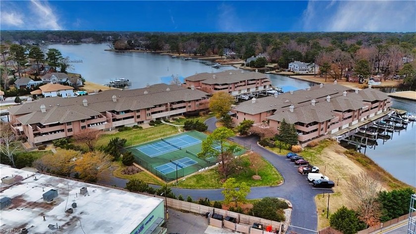 Resort-style condo located near the Virginia Beach oceanfront - Beach Condo for sale in Virginia Beach, Virginia on Beachhouse.com