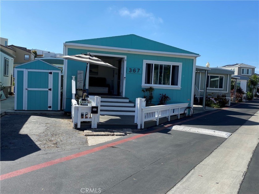 Absolutely adorable Surf City Beach Cottage.  This 1+ bedroom is - Beach Home for sale in Huntington Beach, California on Beachhouse.com