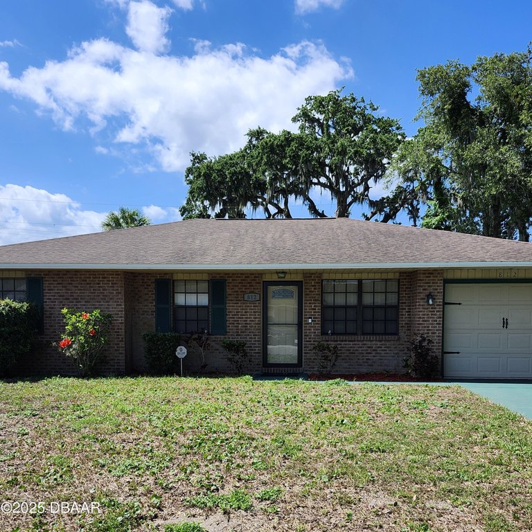 Hurry and make this 4 bed 2 bath coastal home your Daytona Beach - Beach Home for sale in Daytona Beach, Florida on Beachhouse.com
