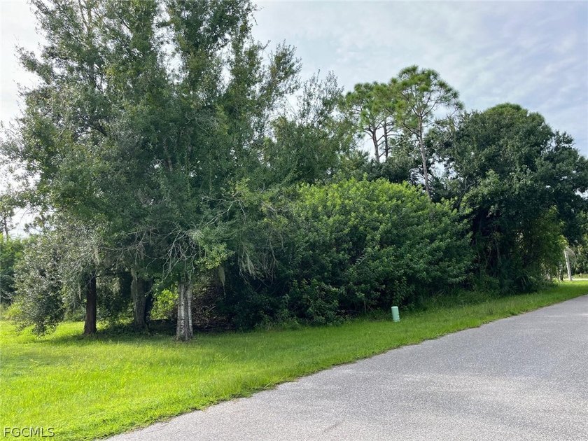 Prime residential lot in Port Charlotte, located in an X flood - Beach Lot for sale in Port Charlotte, Florida on Beachhouse.com