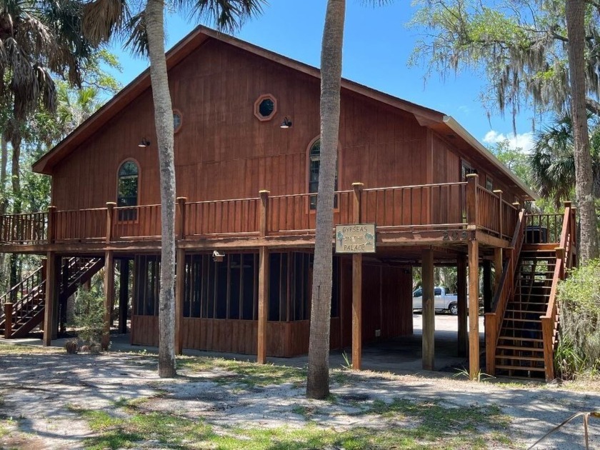 The Perfect Edisto Home for the entire family.Built in 1992 by - Beach Home for sale in Edisto Beach, South Carolina on Beachhouse.com