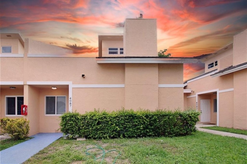 **MOTIVATED SELLER** WELCOME TO THE HAYLOFTS OF CORAL SPRINGS - Beach Condo for sale in Coral Springs, Florida on Beachhouse.com