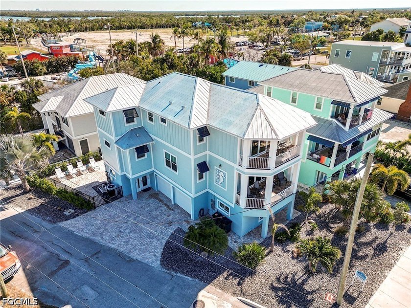 Wake up to breath taking unobstructed Gulf views. This stunning - Beach Home for sale in Fort Myers Beach, Florida on Beachhouse.com
