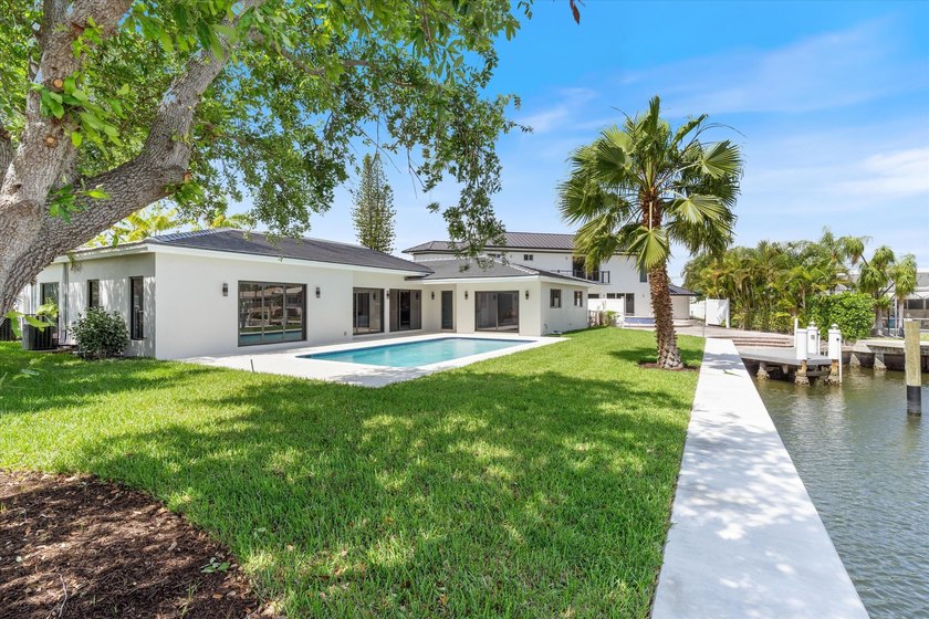 Stunning modern waterfront residence in The Landings of Fort - Beach Home for sale in Fort Lauderdale, Florida on Beachhouse.com